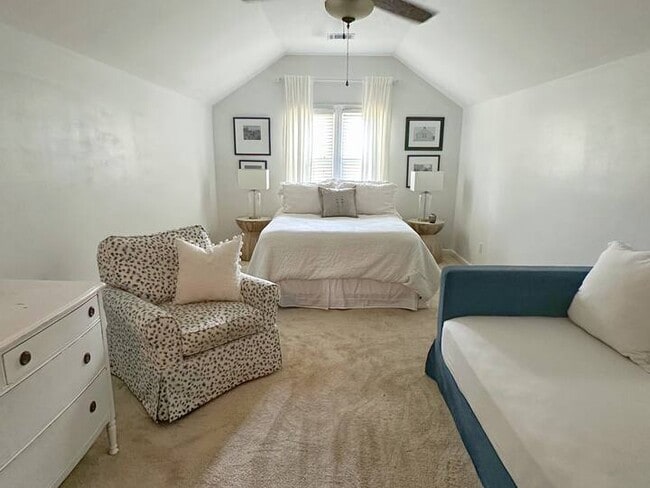 Building Photo - 4462 Cape Cod Dr