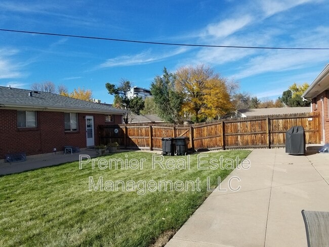 Building Photo - 4477 E Jewell Ave