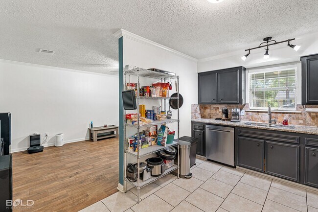 Building Photo - 440 Cherry Oak Ln