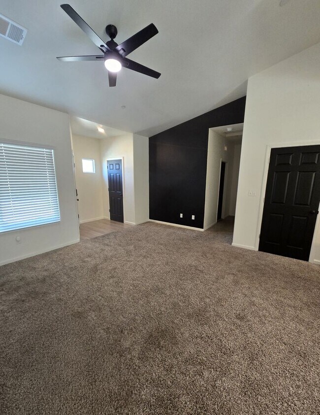 Building Photo - 799 W Brown Ave