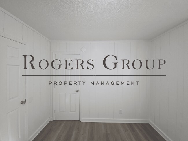 Building Photo - #450 - 109-111 Carter St Duplex