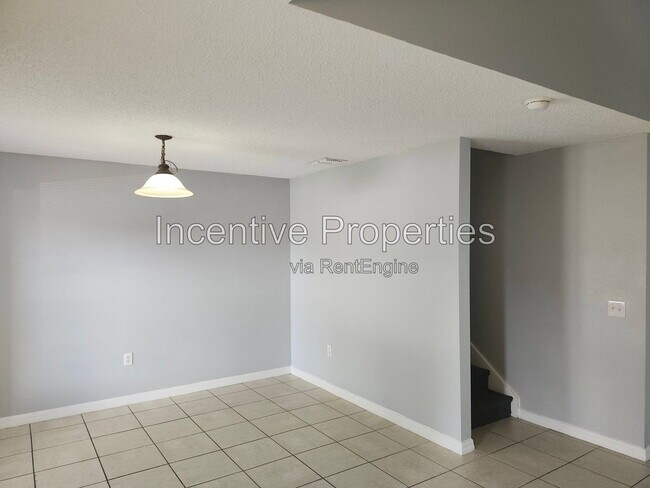 Building Photo - 509 Everest Way