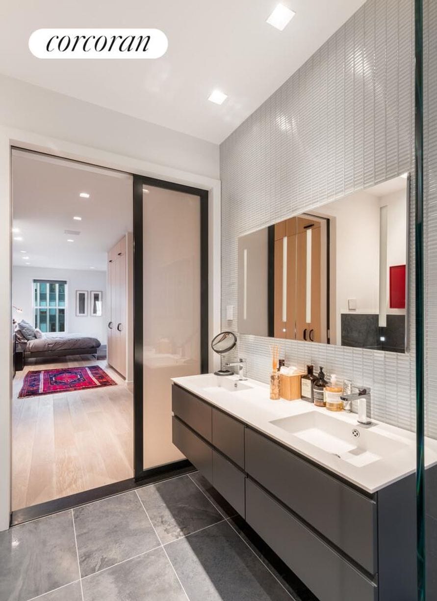 Building Photo - 430 W 116th St