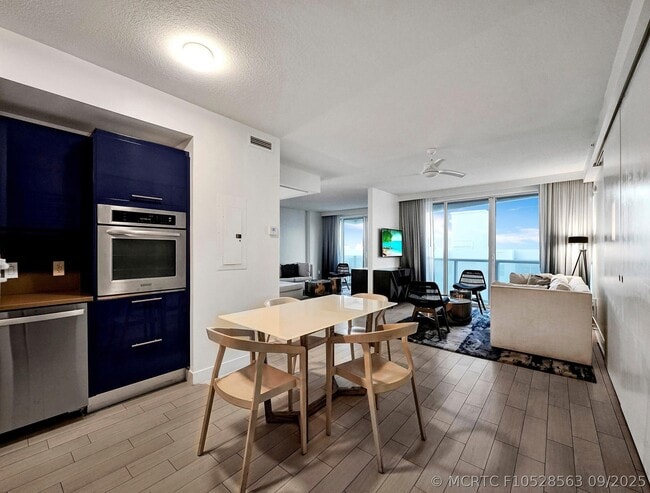 Building Photo - 3101 Bayshore Dr