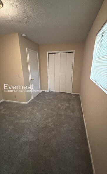 Building Photo - 1710 Ichabod Ln