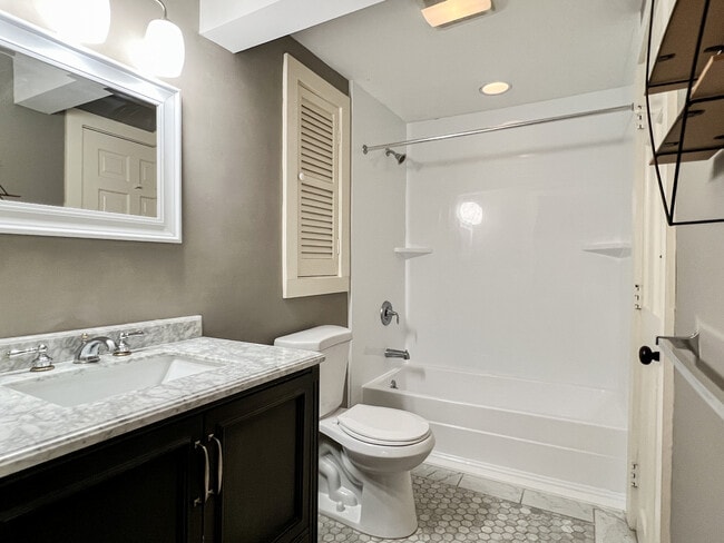 Building Photo - 133 Boston Post Rd