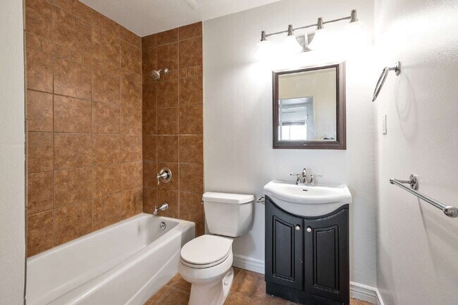 Building Photo - Charming South Scottsdale Ranch  home new ...