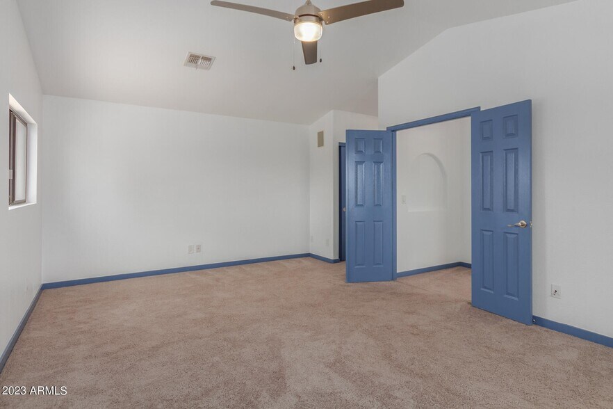 Building Photo - 5906 E Juniper Ave