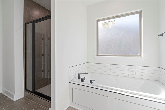 Building Photo - 87 N Banner Ave