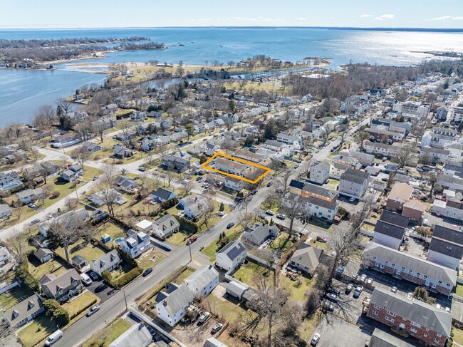 Building Photo - 73 Dora St