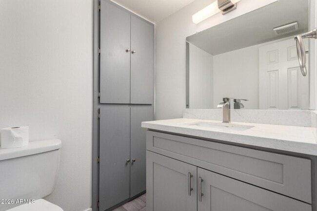 Building Photo - 1586 West Campbell Ave