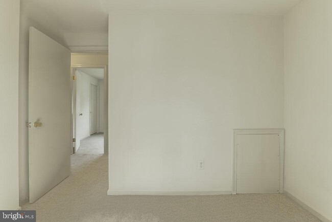 Building Photo - 3025 Ellenwood Dr
