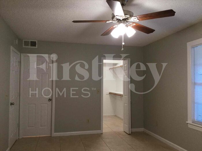 Building Photo - 7654 Balmy Ct