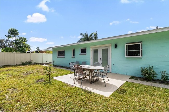 Building Photo - 3700 Whiting Dr SE