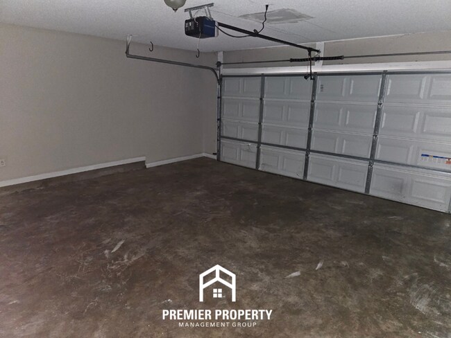 Building Photo - Spacious 3BR/2BA Home in 38115 | Vaulted Ceilings, 2-Car Garage & Back Deck