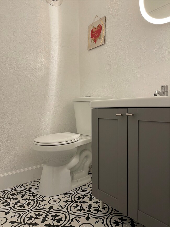 Building Photo - 3400 Timmons Ln