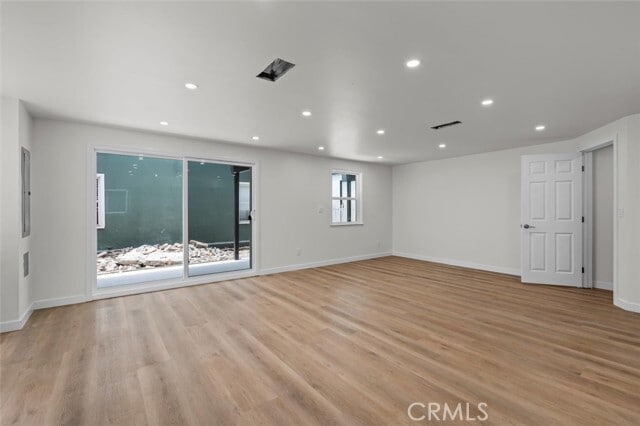 Building Photo - 925 Manhattan Ave