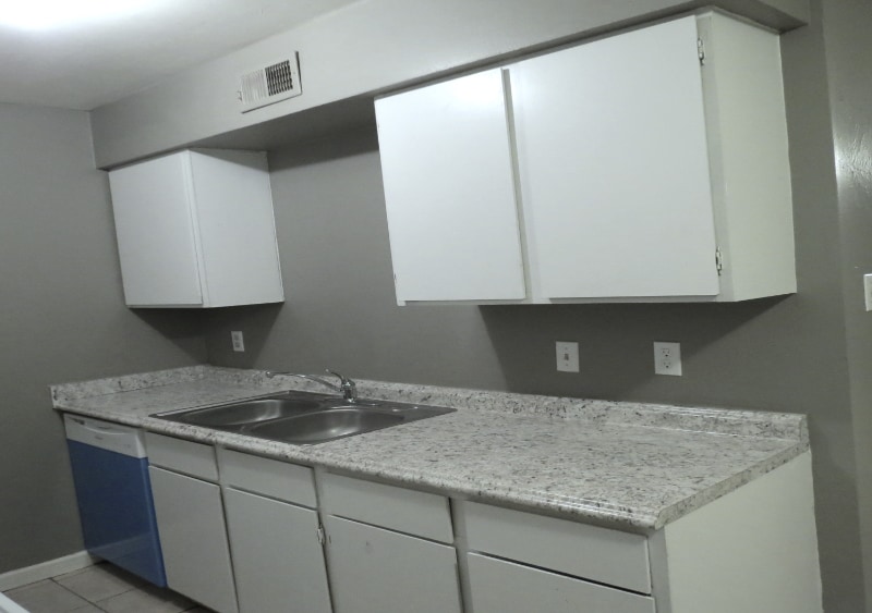 Building Photo - 2703 Poplar Cir