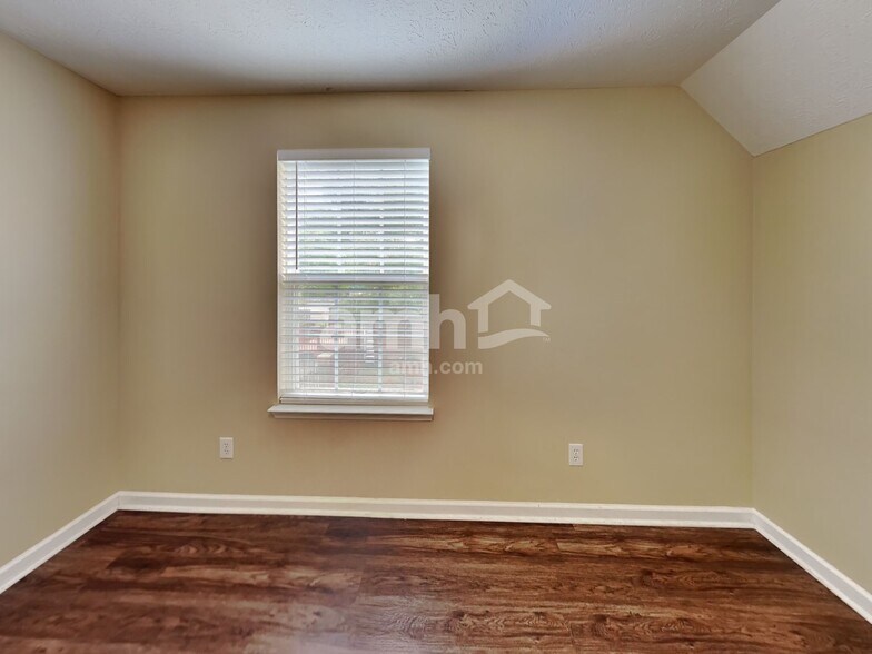 Building Photo - 1617 E Blairmont Dr