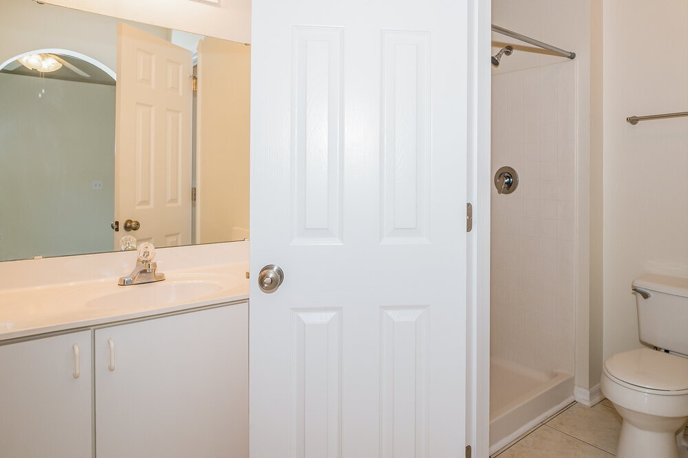 Building Photo - 8376 Oak Crossing Dr W