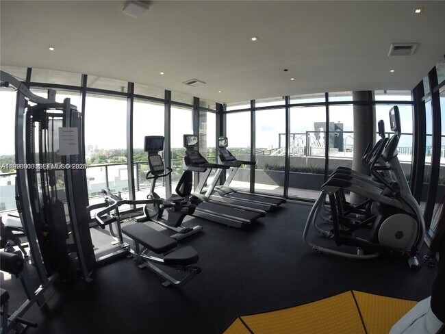 Building Photo - 201 SW 17th Rd