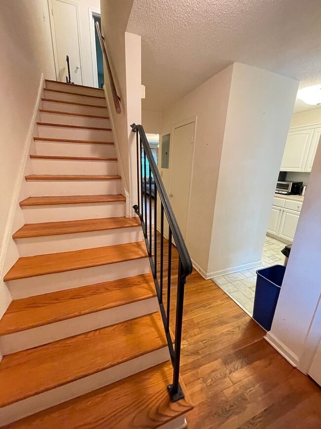 Building Photo - Incredible location! Fidelity Court offers comfort and convenience in the heart of Carrboro...