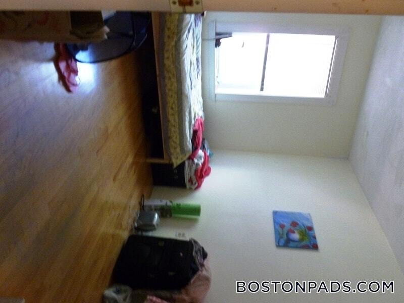 Building Photo - 3 Warwick St