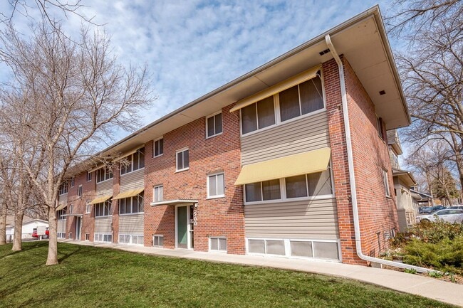 Primary Photo - 2504 N 56th St
