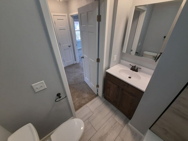 Building Photo - 2 Bedroom 1 Bathroom