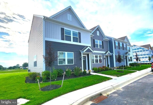 Building Photo - 10949 Farmerfield St