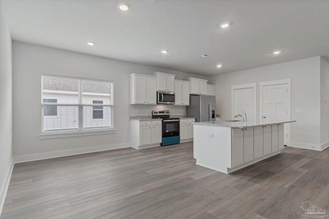 Building Photo - 6616 Forest Bay Ave