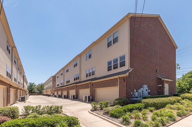 Building Photo - Miyama Cantey Townhomes 2816