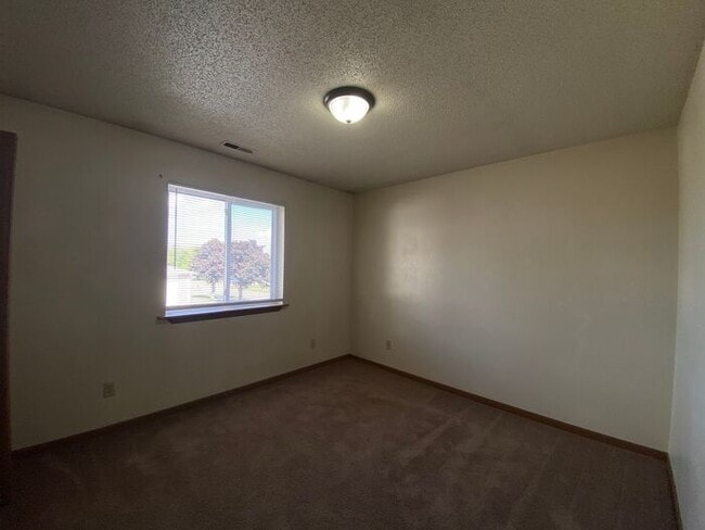 Building Photo - $995 | 2 Bedroom, 1 Bathroom Apartment | Pet Friendly* | Available for August 1st, 2026 Move In!