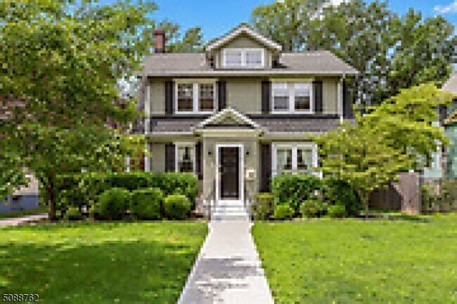 Building Photo - 210 North Ave