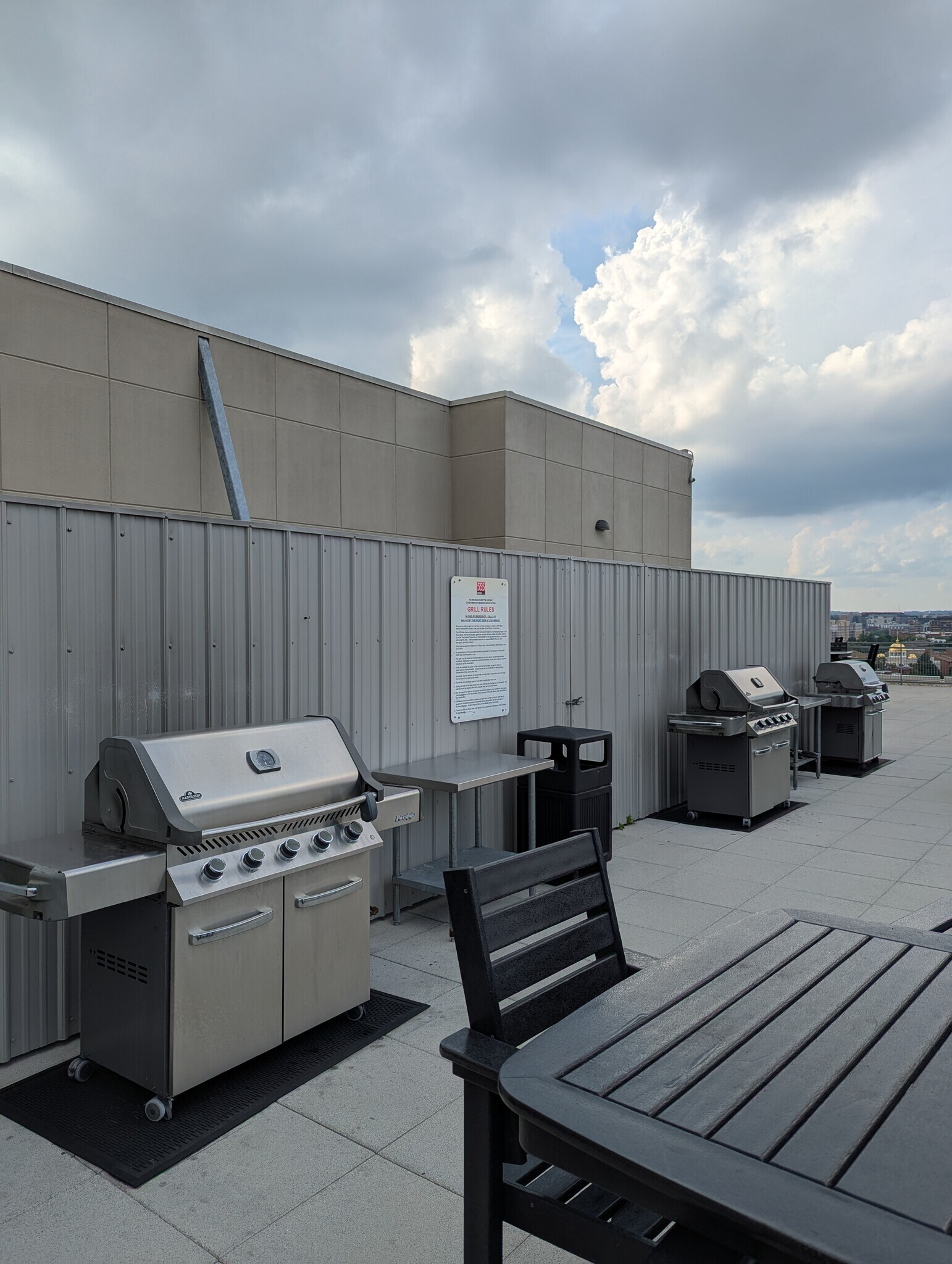 Grills - 555 Massachusetts Ave NW