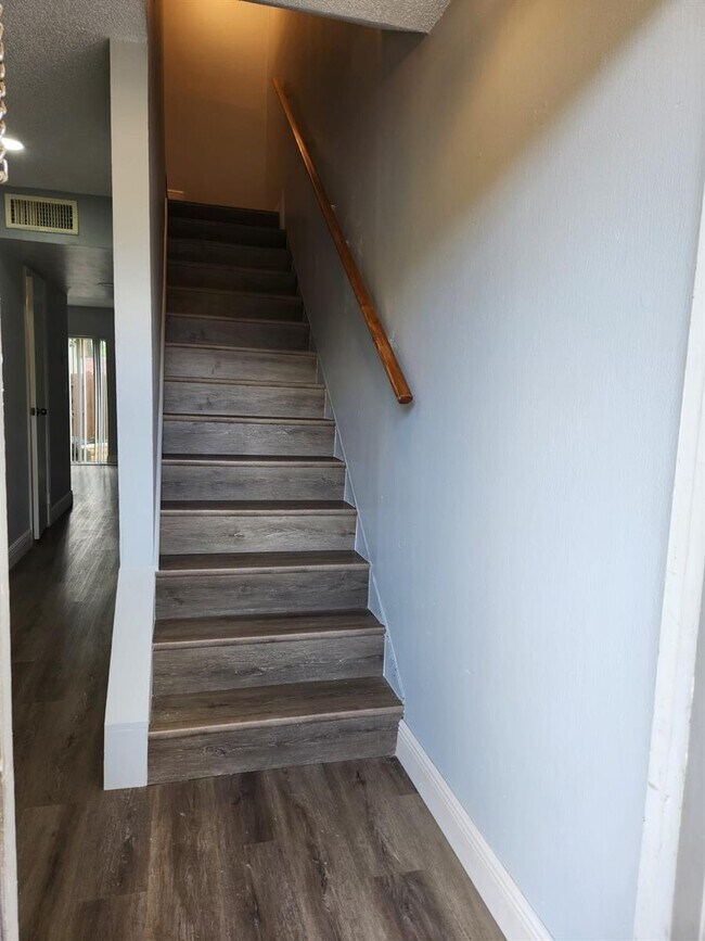 Building Photo - 5668 Blueberry Ct
