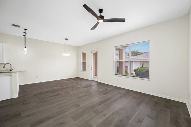 Building Photo - 6138 Hadley Commons Dr