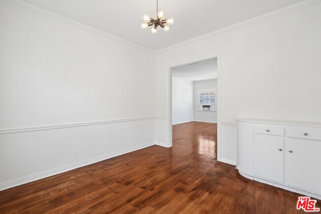 Building Photo - 1047 S Holt Ave