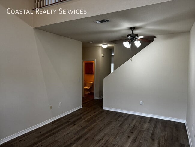 Building Photo - 1512 Bentley Cir