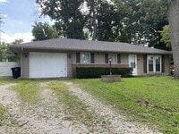 Building Photo - 3360 Eastwood Dr