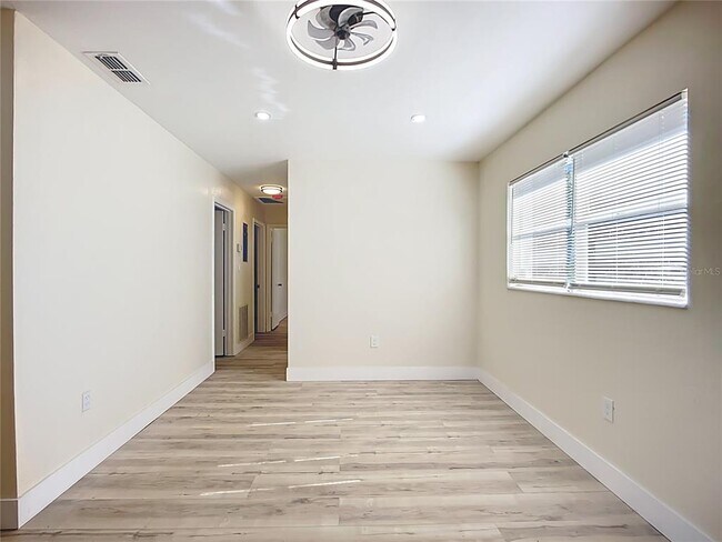 Building Photo - 4513 W Gray St