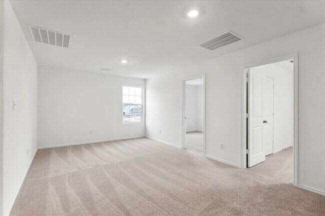 Building Photo - 2405 Sunray Ct