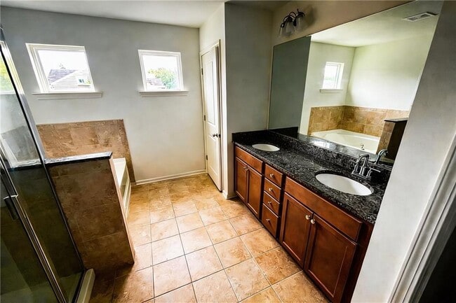 Building Photo - 602 Lofty Ln