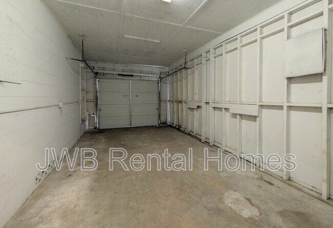 Building Photo - 6829 Van Gundy Rd