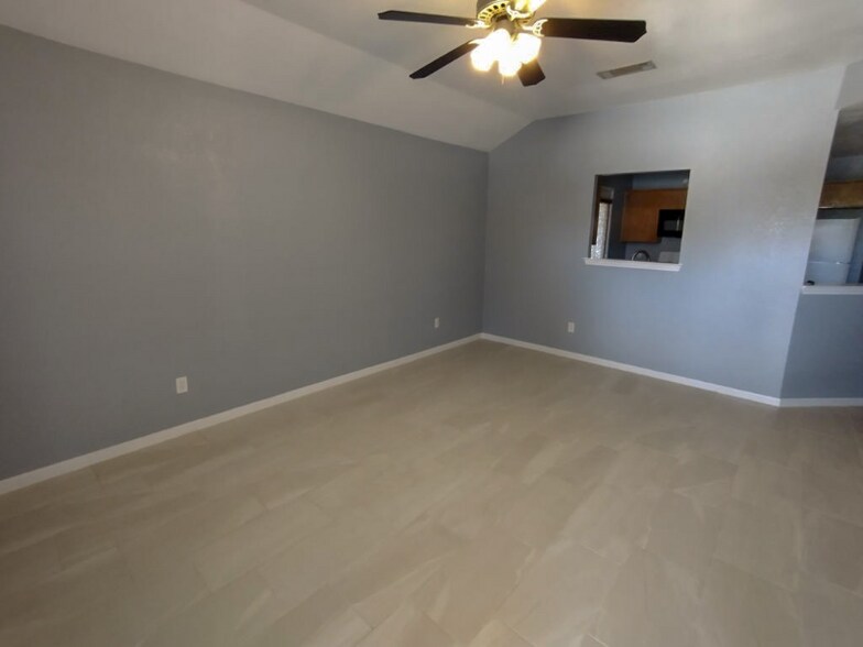 Building Photo - 2710 Seabiscuit Dr