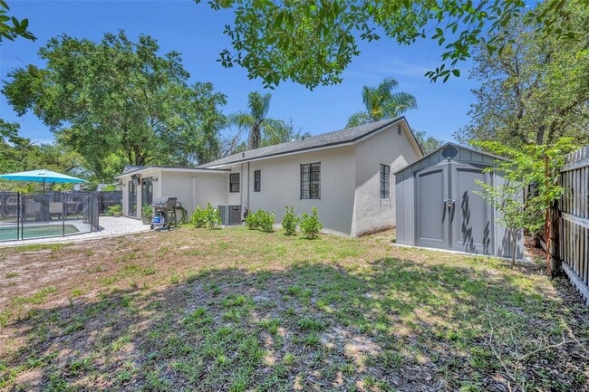 Building Photo - 906 Camellia Ave