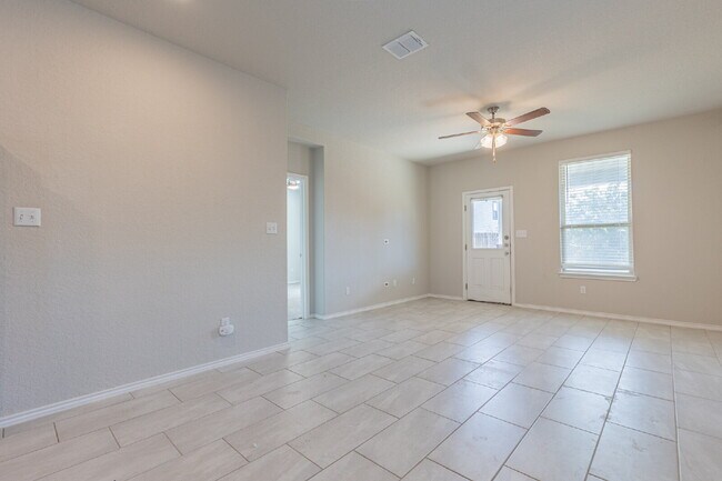 Building Photo - 10110 Jardin Verde