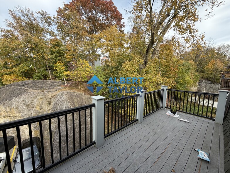 Building Photo - 145 Cedar St