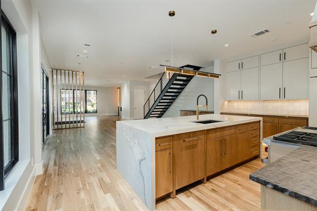 Building Photo - 4203 Normandy Ave