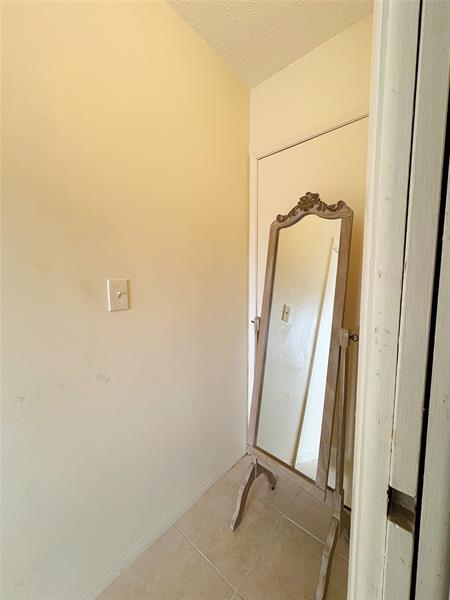 Building Photo - 2719 NE 32nd St